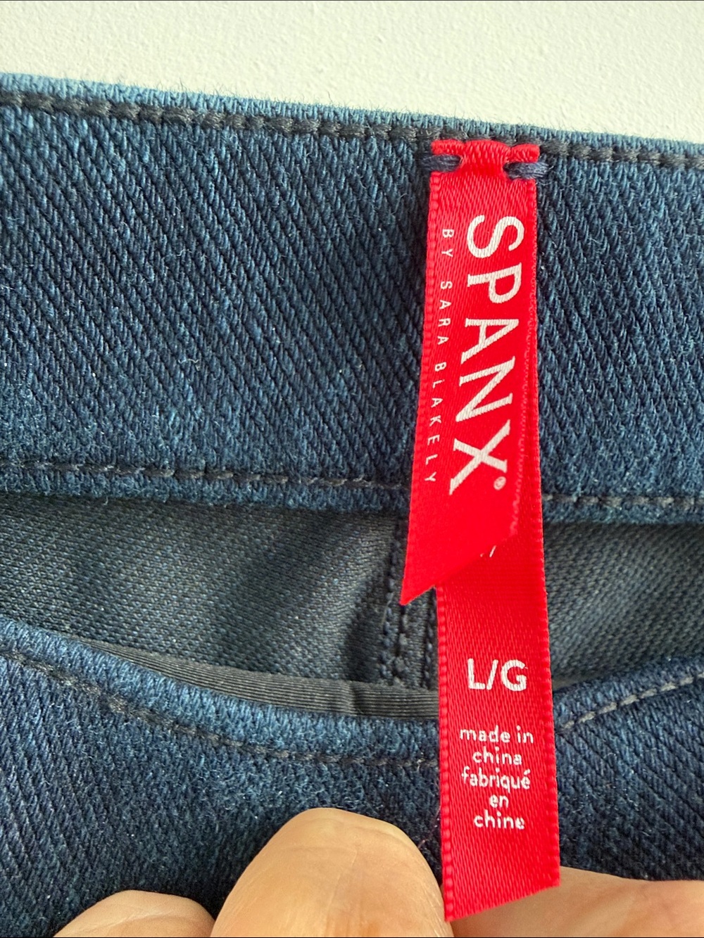 SPANX Red Tag on Dark Blue Denim Waistband size large - Picture 2 of 7